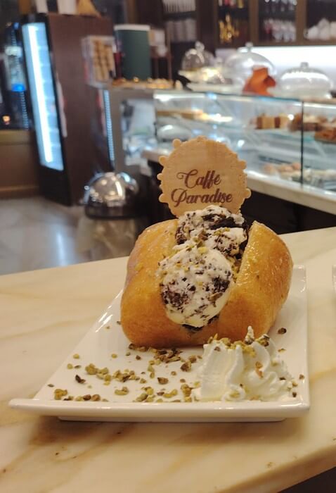 Babà con Gelato