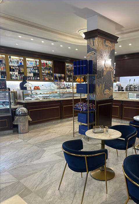 interno caffe paradise