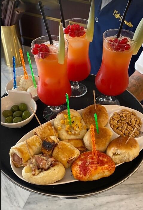 cocktail analcolic fragola Finger foods olive snack